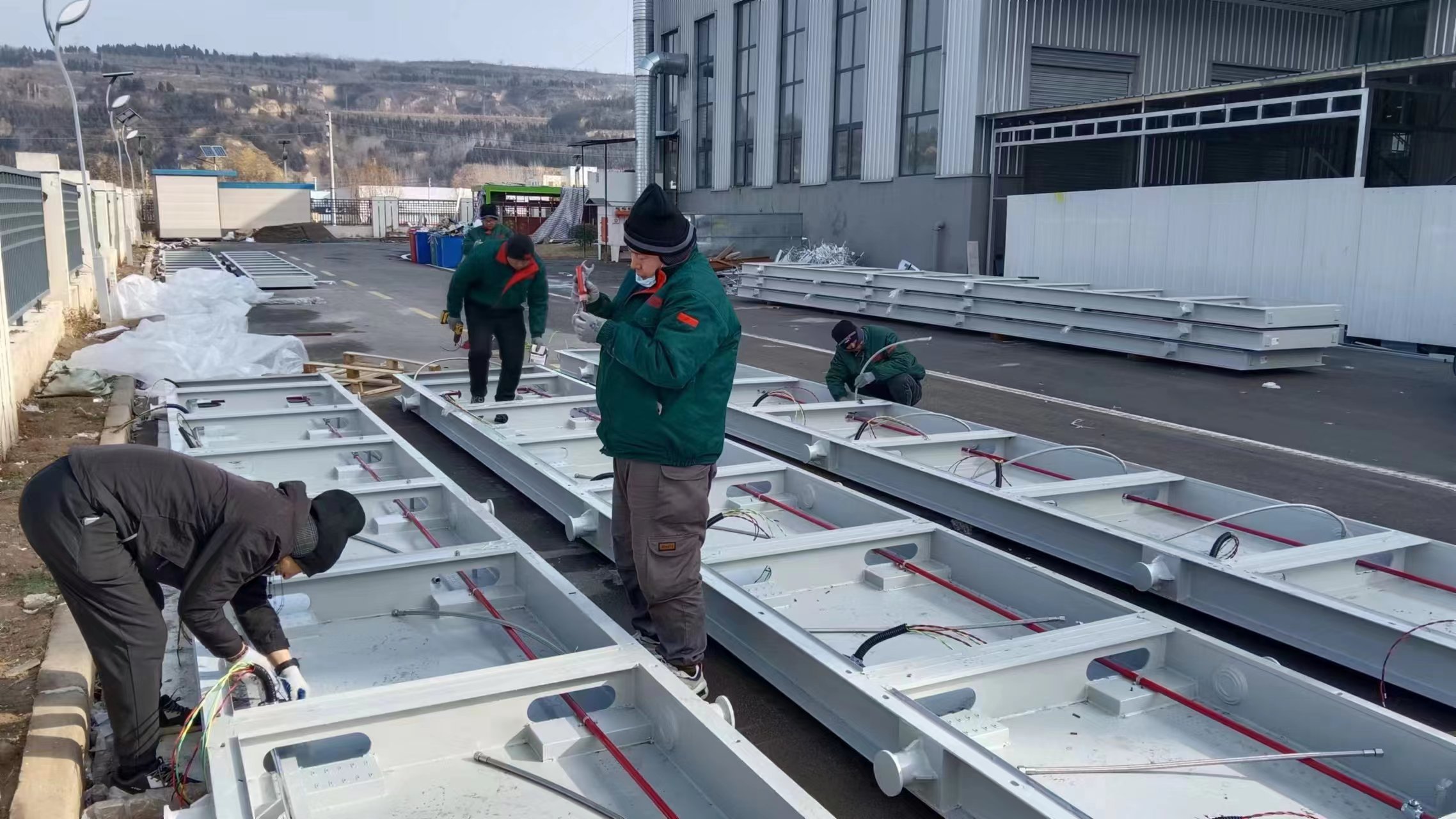 平果儲能項目安裝現(xiàn)場 (1).jpg